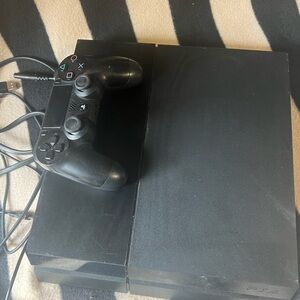 Sony Black PS4 Console with DualShock 4 Controller , only 1 controller